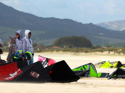 Corso di Kitesurf in Tarifa livello intermedio da 6 o 8 ore