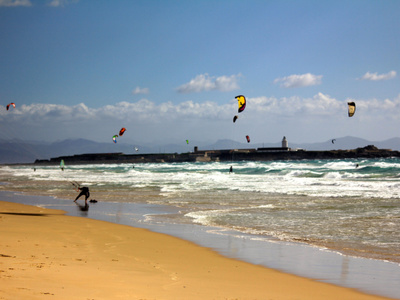 3 days kitesurfing lessons and 2 nights accommodation in Tarifa